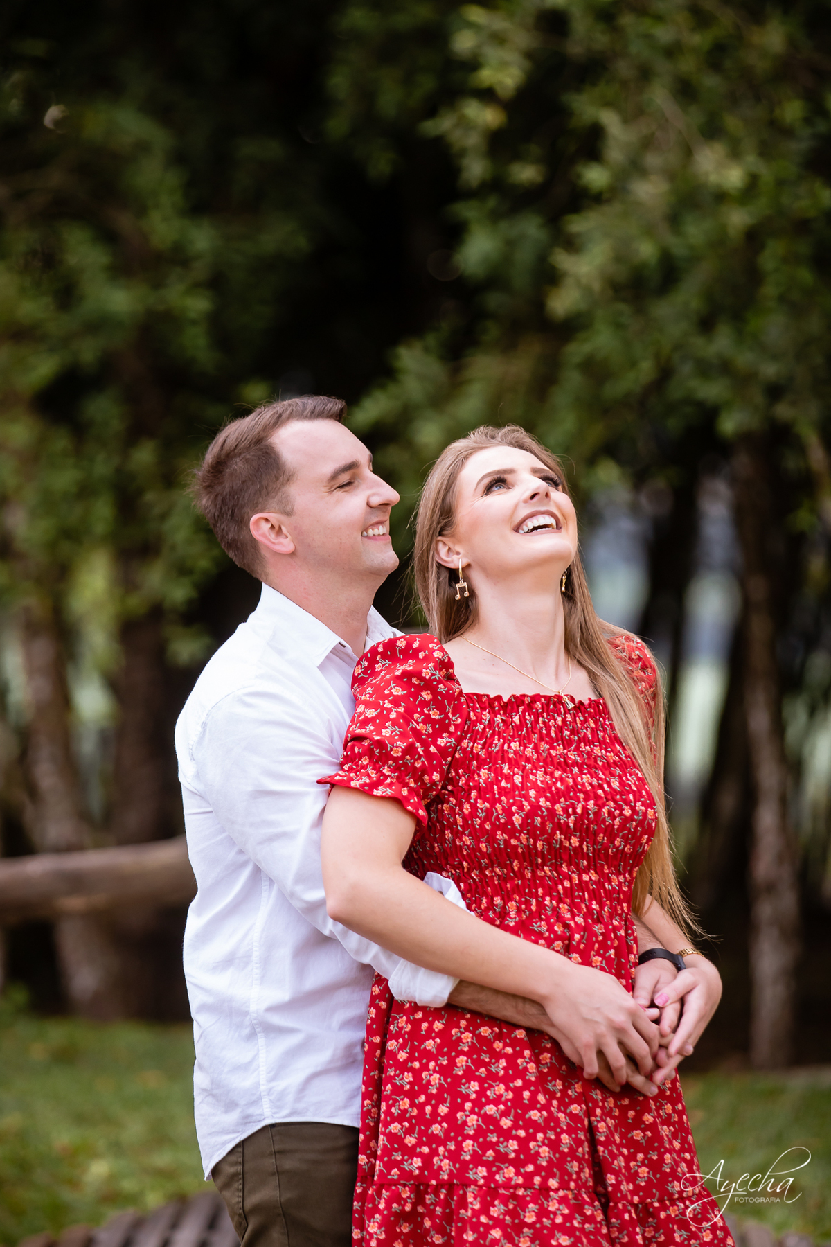 Ensaio pre wedding; ensaio de casal; ensaios curitiba; fotografos de casamento; fotografia de casamento; vestido para ensaio fotográfico; recanto das pedras fotos; fotografos curitiba; melhores fotografos de casamento curitiba; top 10 fotografos; 