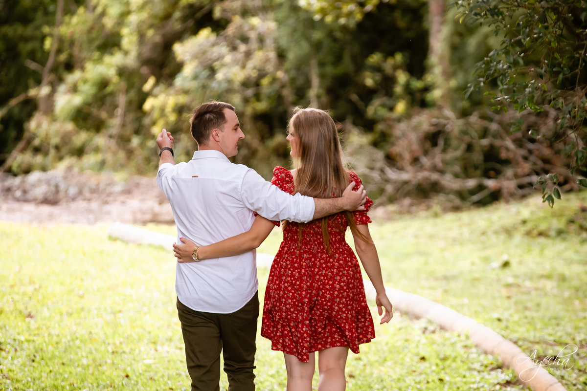 Ensaio pre wedding; ensaio de casal; ensaios curitiba; fotografos de casamento; fotografia de casamento; vestido para ensaio fotográfico; recanto das pedras fotos; fotografos curitiba; melhores fotografos de casamento curitiba; top 10 fotografos; 