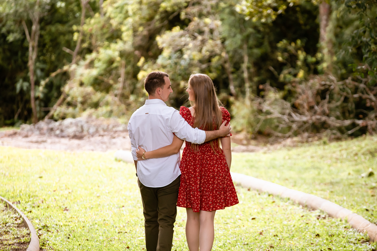 Ensaio pre wedding; ensaio de casal; ensaios curitiba; fotografos de casamento; fotografia de casamento; vestido para ensaio fotográfico; recanto das pedras fotos; fotografos curitiba; melhores fotografos de casamento curitiba; top 10 fotografos; 