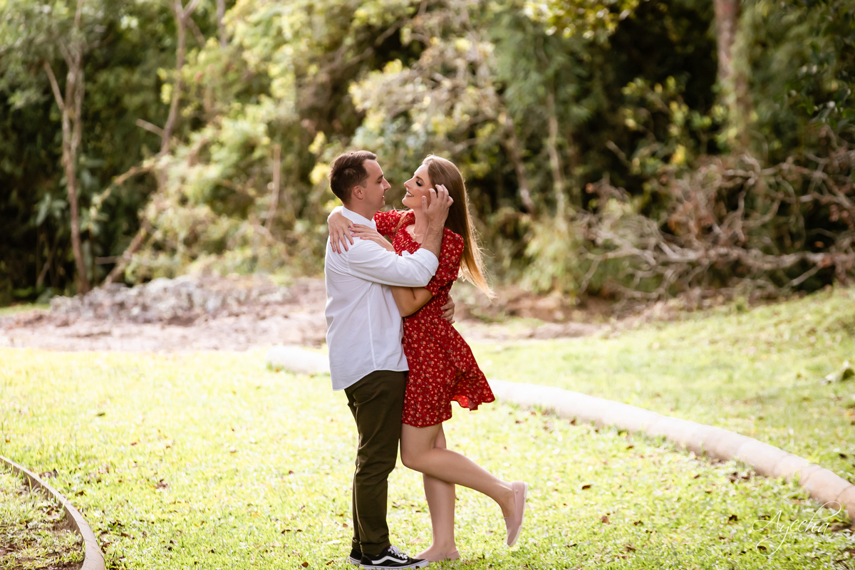Ensaio pre wedding; ensaio de casal; ensaios curitiba; fotografos de casamento; fotografia de casamento; vestido para ensaio fotográfico; recanto das pedras fotos; fotografos curitiba; melhores fotografos de casamento curitiba; top 10 fotografos; 