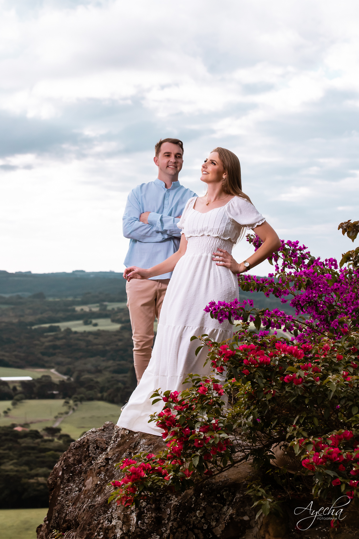 Ensaio pre wedding; ensaio de casal; ensaios curitiba; fotografos de casamento; fotografia de casamento; vestido para ensaio fotográfico; recanto das pedras fotos; fotografos curitiba; melhores fotografos de casamento curitiba; top 10 fotografos; 
