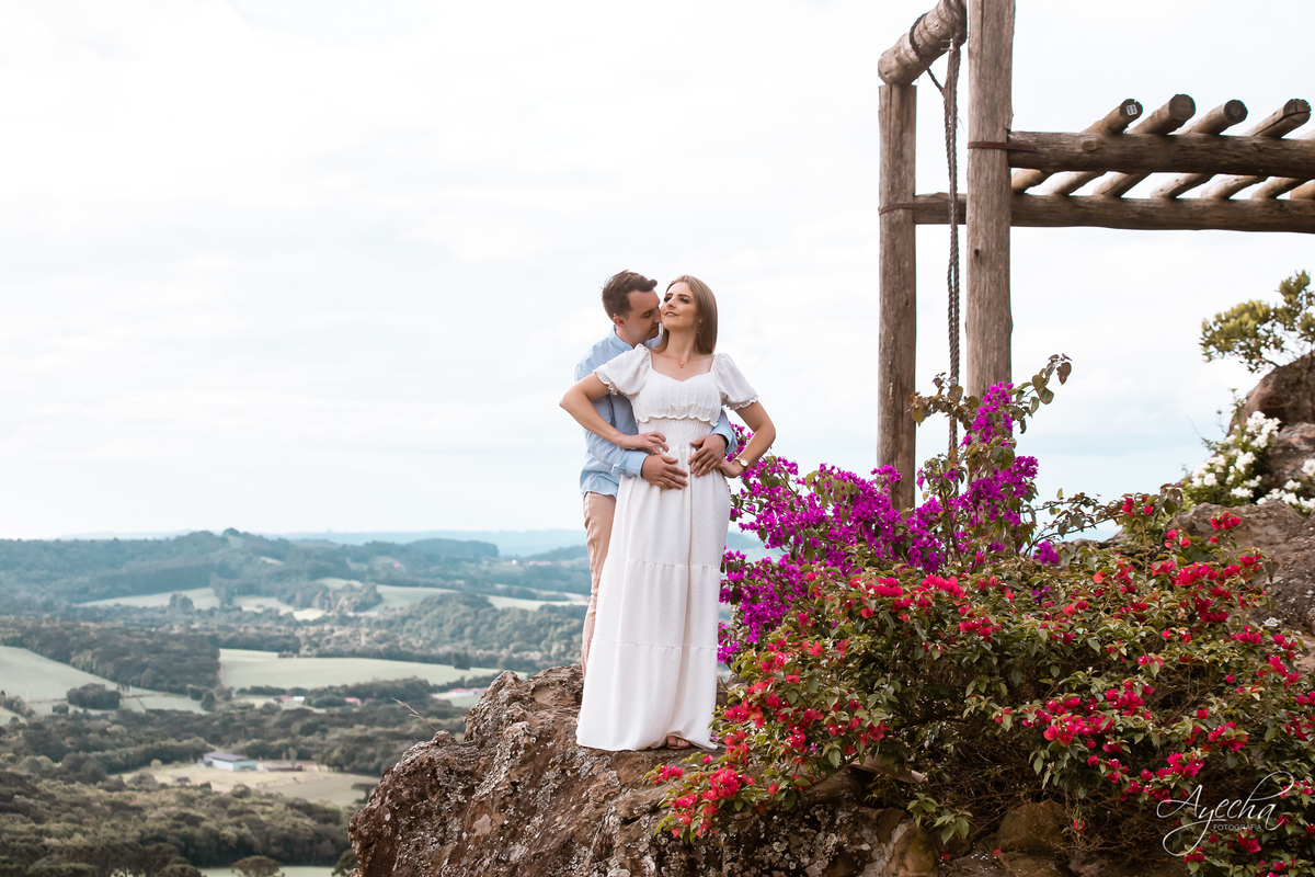 Ensaio pre wedding; ensaio de casal; ensaios curitiba; fotografos de casamento; fotografia de casamento; vestido para ensaio fotográfico; recanto das pedras fotos; fotografos curitiba; melhores fotografos de casamento curitiba; top 10 fotografos; 