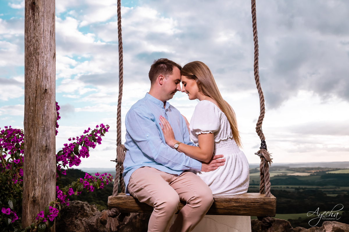 Ensaio pre wedding; ensaio de casal; ensaios curitiba; fotografos de casamento; fotografia de casamento; vestido para ensaio fotográfico; recanto das pedras fotos; fotografos curitiba; melhores fotografos de casamento curitiba; top 10 fotografos; 
