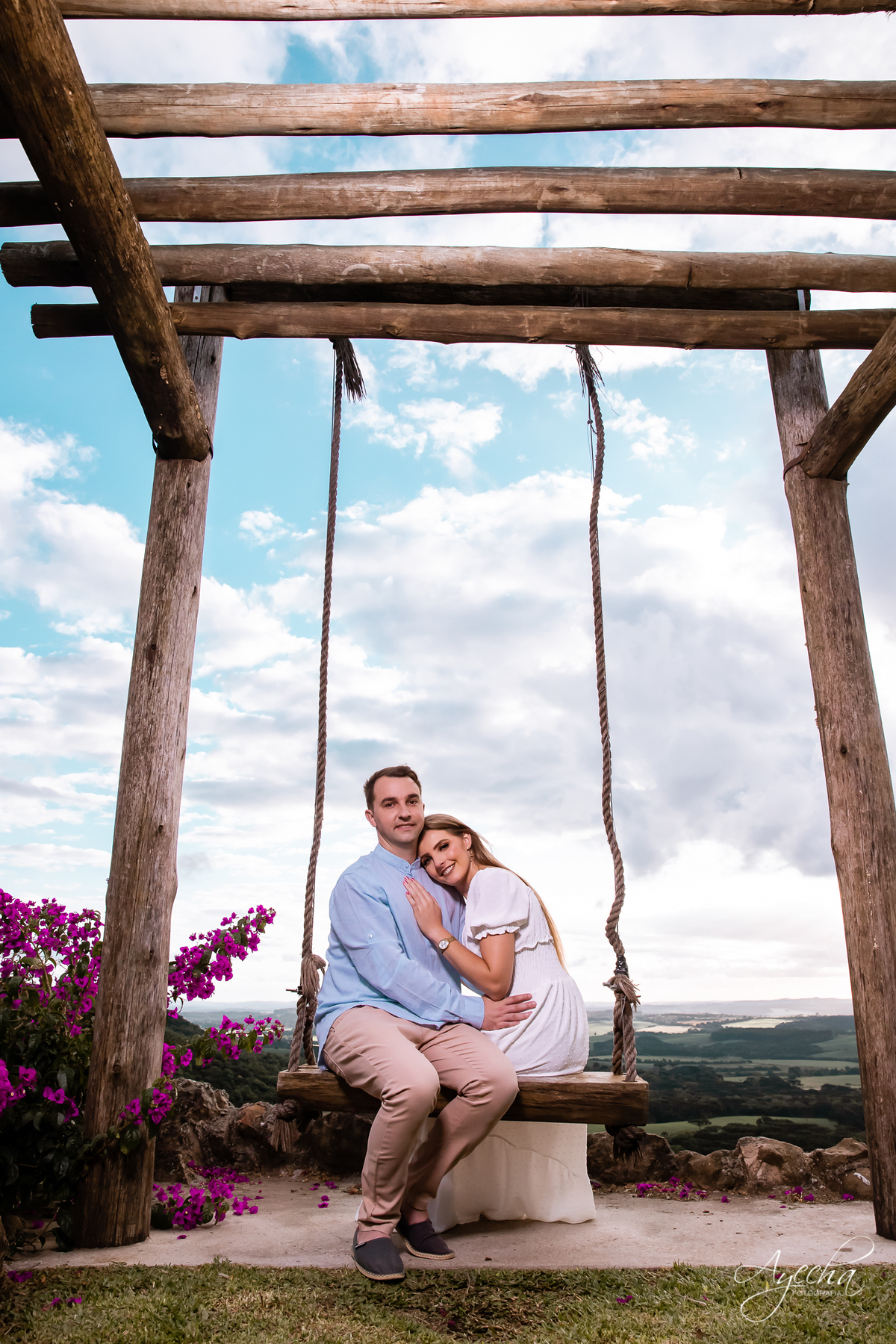 Ensaio pre wedding; ensaio de casal; ensaios curitiba; fotografos de casamento; fotografia de casamento; vestido para ensaio fotográfico; recanto das pedras fotos; fotografos curitiba; melhores fotografos de casamento curitiba; top 10 fotografos; 