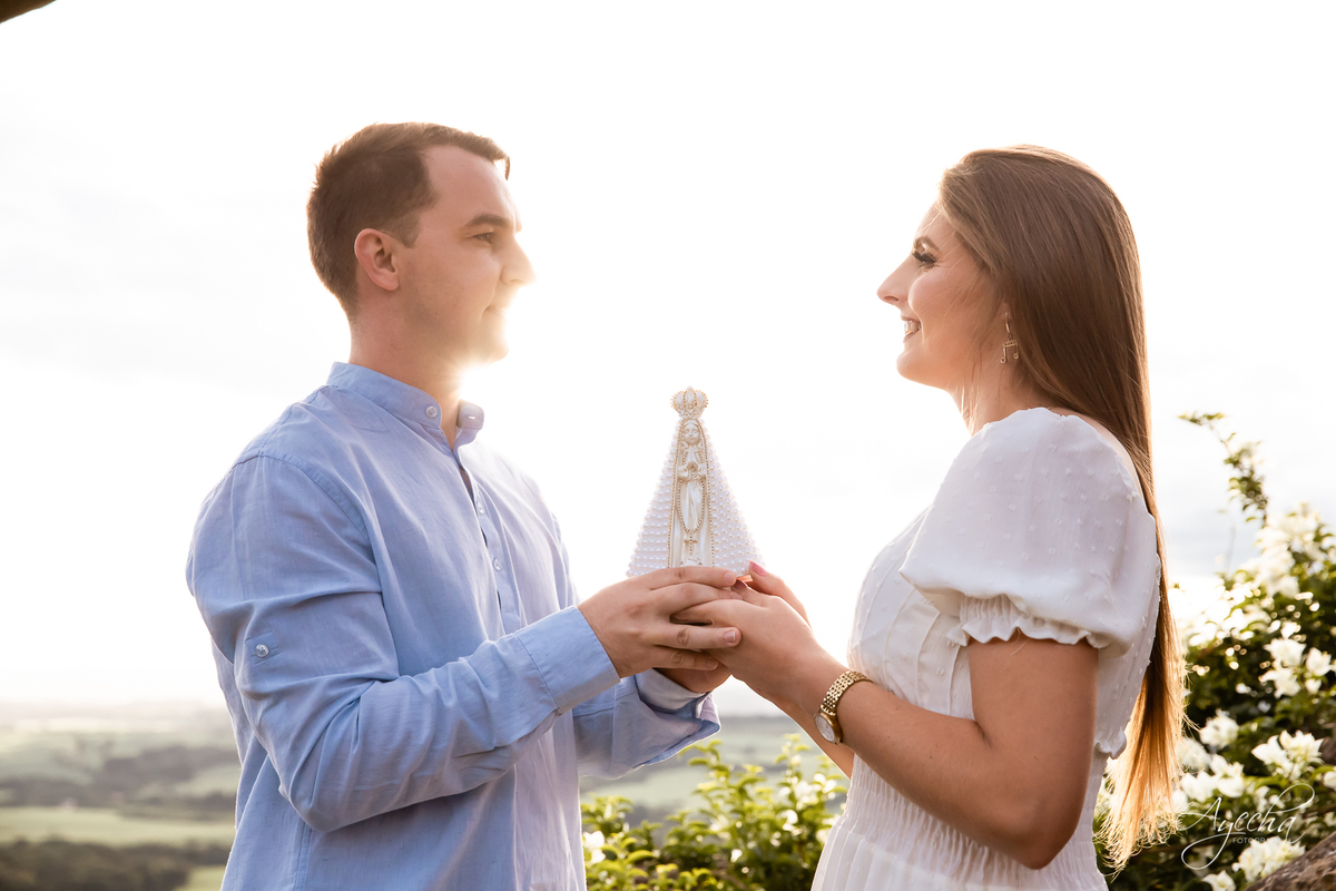 Ensaio pre wedding; ensaio de casal; ensaios curitiba; fotografos de casamento; fotografia de casamento; vestido para ensaio fotográfico; recanto das pedras fotos; fotografos curitiba; melhores fotografos de casamento curitiba; top 10 fotografos; 