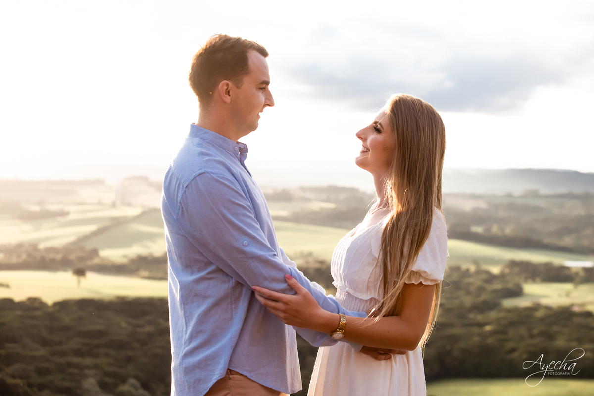 Ensaio pre wedding; ensaio de casal; ensaios curitiba; fotografos de casamento; fotografia de casamento; vestido para ensaio fotográfico; recanto das pedras fotos; fotografos curitiba; melhores fotografos de casamento curitiba; top 10 fotografos; 