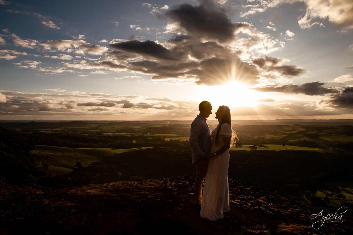 Ensaio pre wedding; ensaio de casal; ensaios curitiba; fotografos de casamento; fotografia de casamento; vestido para ensaio fotográfico; recanto das pedras fotos; fotografos curitiba; melhores fotografos de casamento curitiba; top 10 fotografos; 