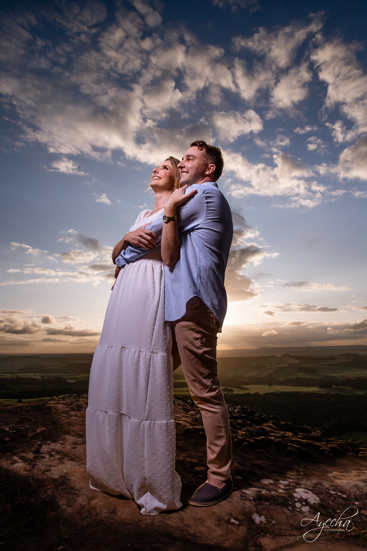 Ensaio pre wedding; ensaio de casal; ensaios curitiba; fotografos de casamento; fotografia de casamento; vestido para ensaio fotográfico; recanto das pedras fotos; fotografos curitiba; melhores fotografos de casamento curitiba; top 10 fotografos; 