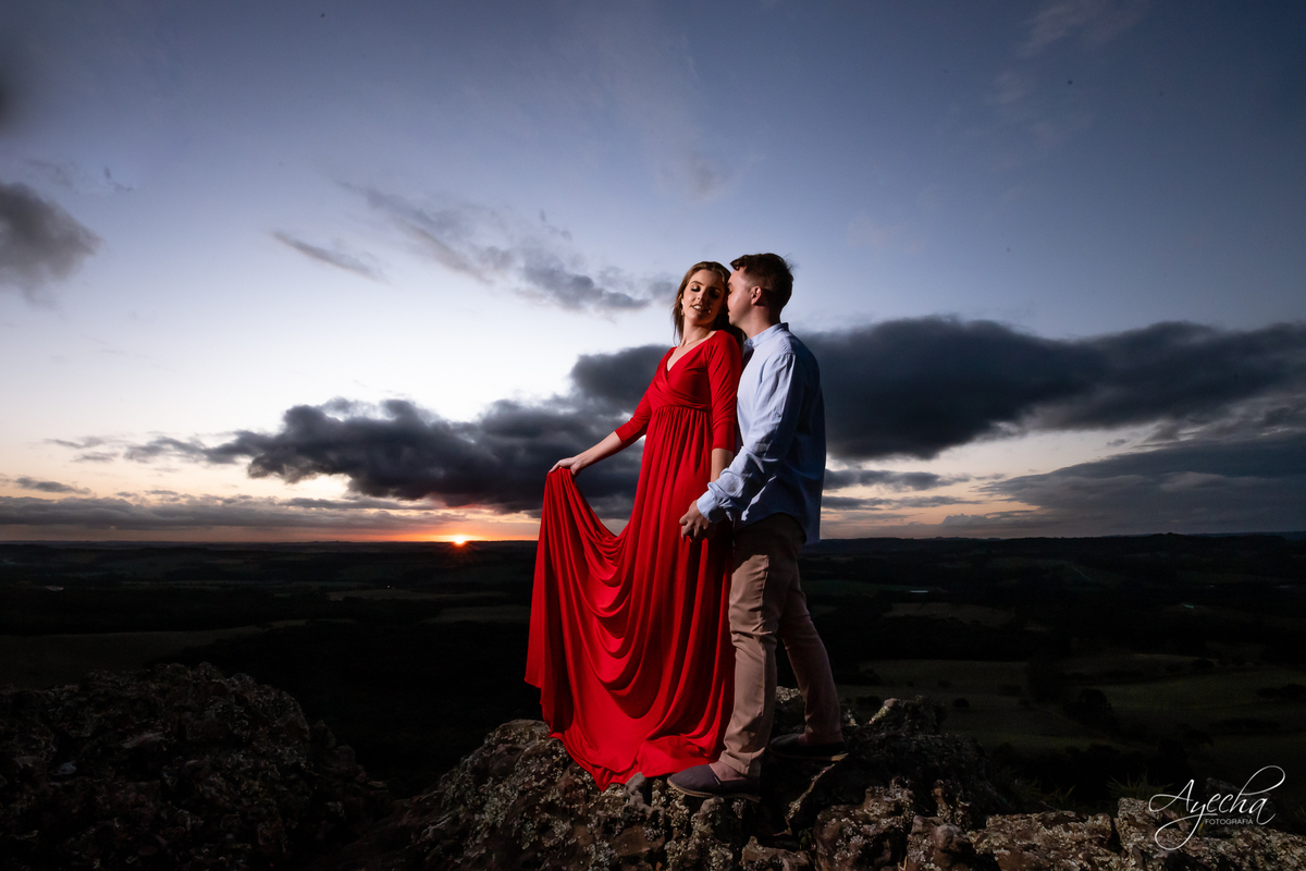 Ensaio pre wedding; ensaio de casal; ensaios curitiba; fotografos de casamento; fotografia de casamento; vestido para ensaio fotográfico; recanto das pedras fotos; fotografos curitiba; melhores fotografos de casamento curitiba; top 10 fotografos; 