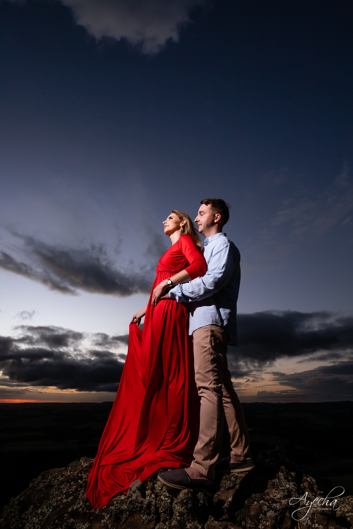 Ensaio pre wedding; ensaio de casal; ensaios curitiba; fotografos de casamento; fotografia de casamento; vestido para ensaio fotográfico; recanto das pedras fotos; fotografos curitiba; melhores fotografos de casamento curitiba; top 10 fotografos; 