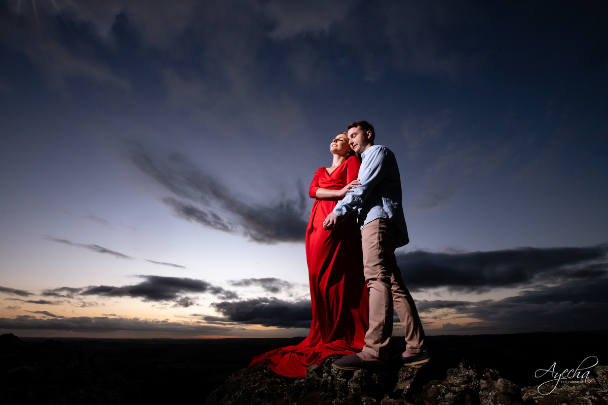 Ensaio pre wedding; ensaio de casal; ensaios curitiba; fotografos de casamento; fotografia de casamento; vestido para ensaio fotográfico; recanto das pedras fotos; fotografos curitiba; melhores fotografos de casamento curitiba; top 10 fotografos; 