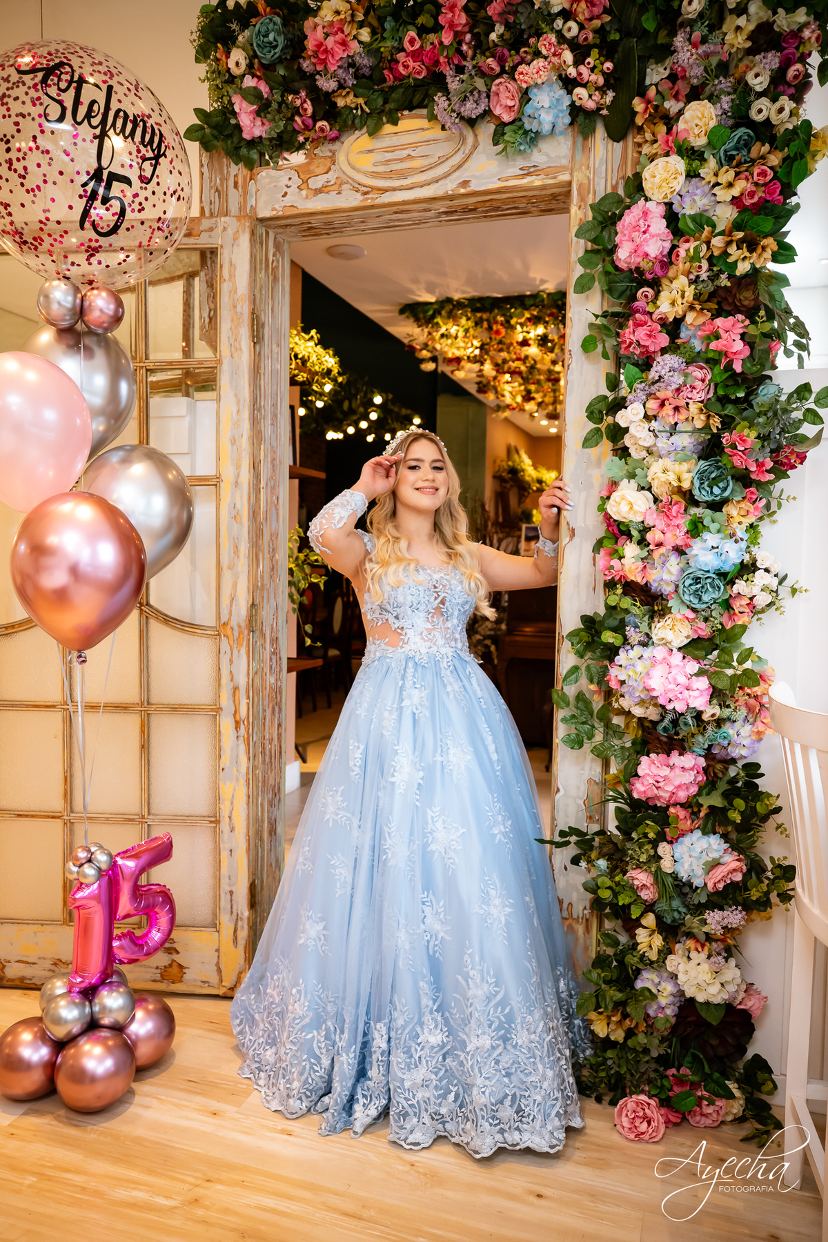 ensaios curitiba; 15 anos curitiba; debutantes curitiba; ensaio de 15 anos; ensaio de debutante; fotografos curitiba; ideias para ensaio de debutante; ensaio na cafeteria; confeitaria curitiba; goodies bakery; vestido de debutante curitiba;