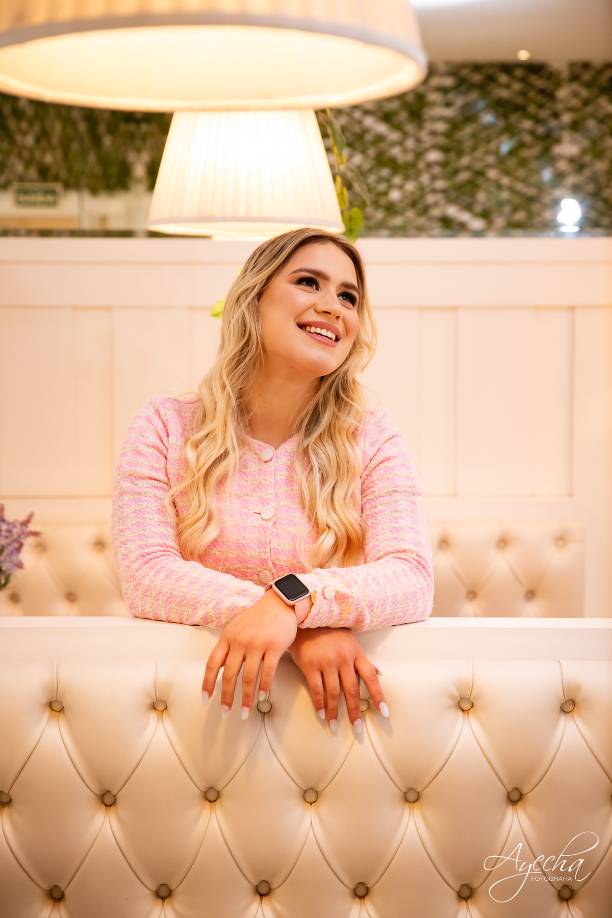 ensaios curitiba; 15 anos curitiba; debutantes curitiba; ensaio de 15 anos; ensaio de debutante; fotografos curitiba; ideias para ensaio de debutante; ensaio na cafeteria; confeitaria curitiba; goodies bakery; vestido de debutante curitiba;