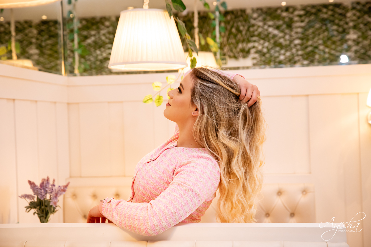 ensaios curitiba; 15 anos curitiba; debutantes curitiba; ensaio de 15 anos; ensaio de debutante; fotografos curitiba; ideias para ensaio de debutante; ensaio na cafeteria; confeitaria curitiba; goodies bakery; vestido de debutante curitiba;