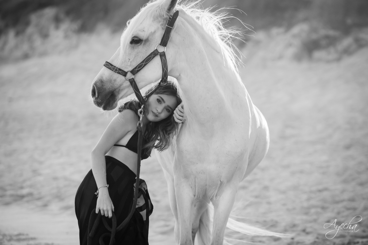 Ensaio de debutante; ensaio com cavalos; debutantes; 15 anos; cavalo; castelo do batel, dreamland; cerezzo eventos; central hall; florianópolis; haras ype; 15 anos curitiba; festa de 15 anos; vestido de debutante; castello reale; Palacio Italia;