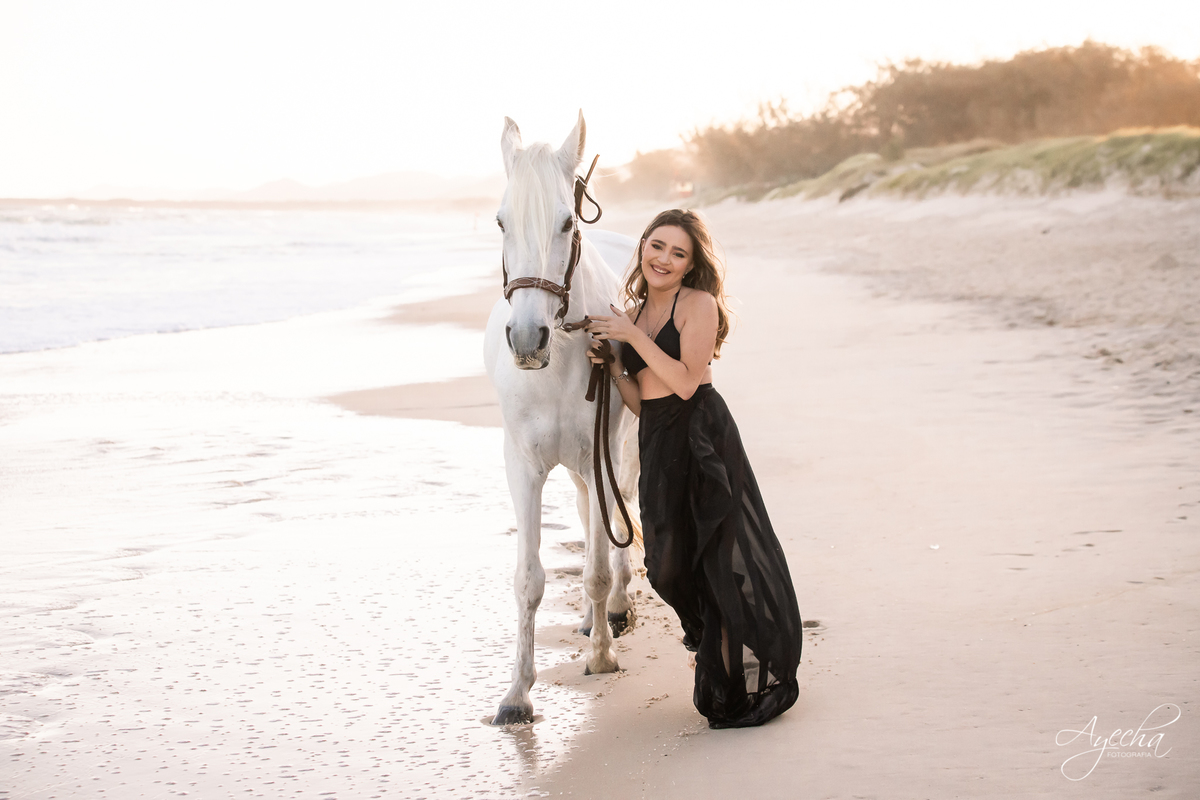 Ensaio de debutante; ensaio com cavalos; debutantes; 15 anos; cavalo; castelo do batel, dreamland; cerezzo eventos; central hall; florianópolis; haras ype; 15 anos curitiba; festa de 15 anos; vestido de debutante; castello reale; Palacio Italia;