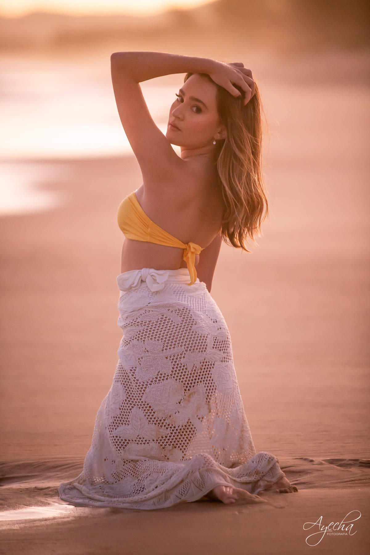 Ensaio de debutante; ensaio com cavalos; debutantes; 15 anos; cavalo; castelo do batel, dreamland; cerezzo eventos; central hall; florianópolis; haras ype; 15 anos curitiba; festa de 15 anos; vestido de debutante; Ensaio praia; surf girl