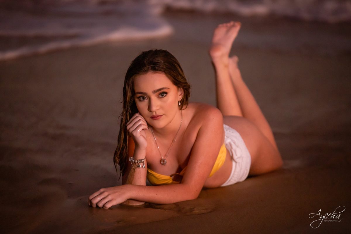 Ensaio de debutante; ensaio com cavalos; debutantes; 15 anos; cavalo; castelo do batel, dreamland; cerezzo eventos; central hall; florianópolis; haras ype; 15 anos curitiba; festa de 15 anos; vestido de debutante; Ensaio praia; surf girl