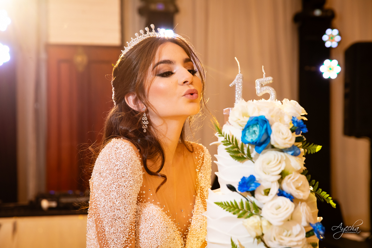 Ateliê Priscila Bonatto; Debutantes Curitiba; Vestido de Debutante Curitiba; 15 anos Curitiba; Castelo do Batel; Spot 105 Eventos; Espaço Dreamland; Buffet Original - Espaço Rotary Club; Ensaio debutante Curitiba; Angela Gramazzio; Studio One; Teens