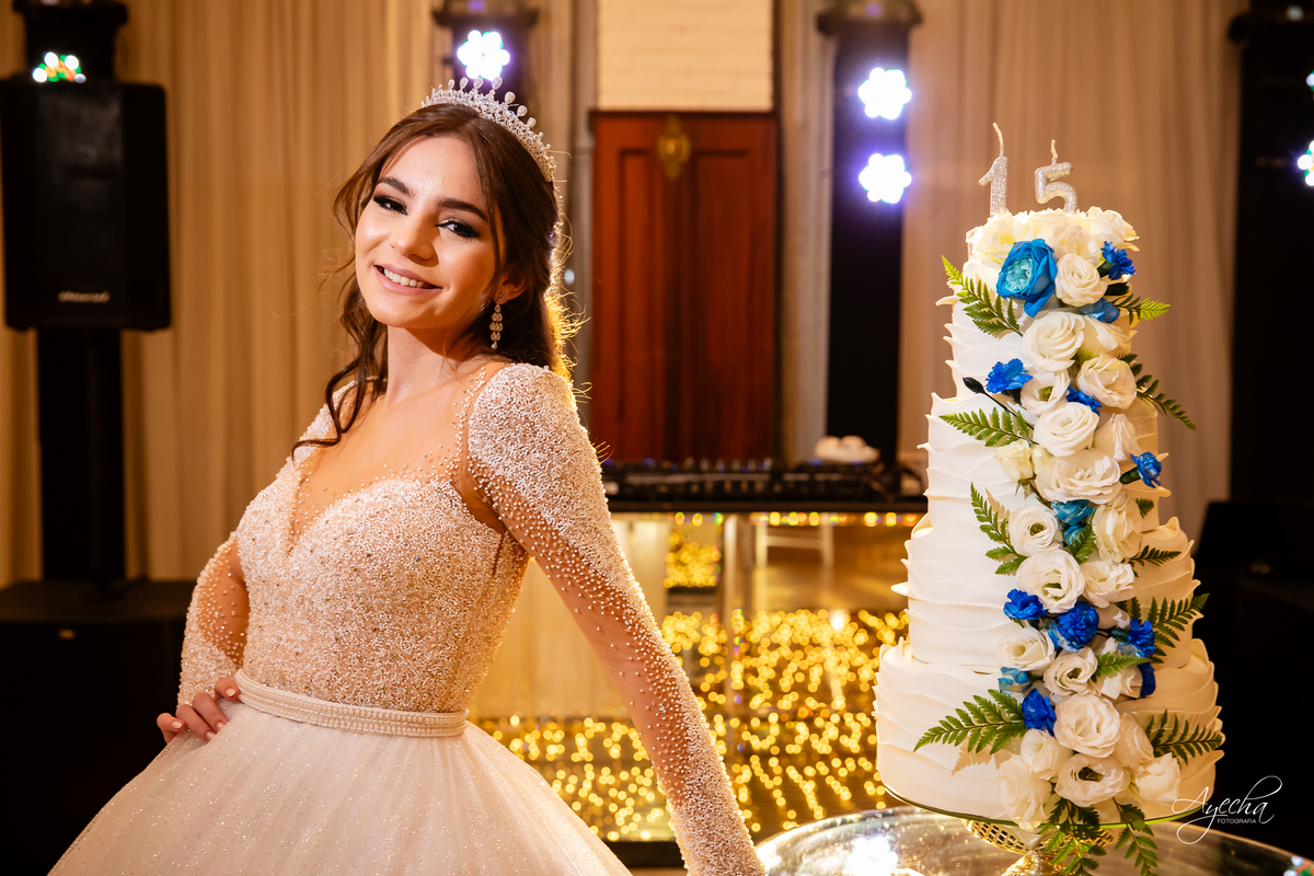 Ateliê Priscila Bonatto; Debutantes Curitiba; Vestido de Debutante Curitiba; 15 anos Curitiba; Castelo do Batel; Spot 105 Eventos; Espaço Dreamland; Buffet Original - Espaço Rotary Club; Ensaio debutante Curitiba; Angela Gramazzio; Studio One; Teens