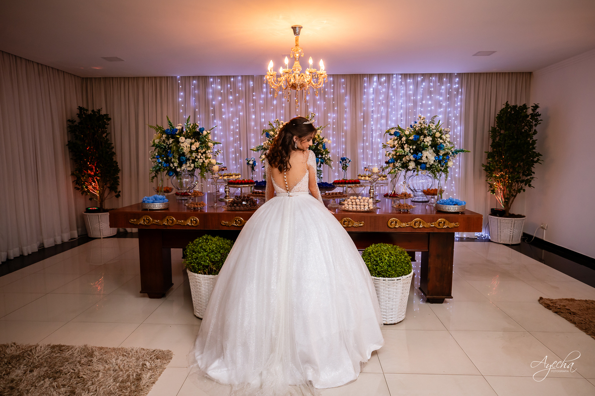 Ateliê Priscila Bonatto; Debutantes Curitiba; Vestido de Debutante Curitiba; 15 anos Curitiba; Castelo do Batel; Spot 105 Eventos; Espaço Dreamland; Buffet Original - Espaço Rotary Club; Ensaio debutante Curitiba; Angela Gramazzio; Studio One; Teens