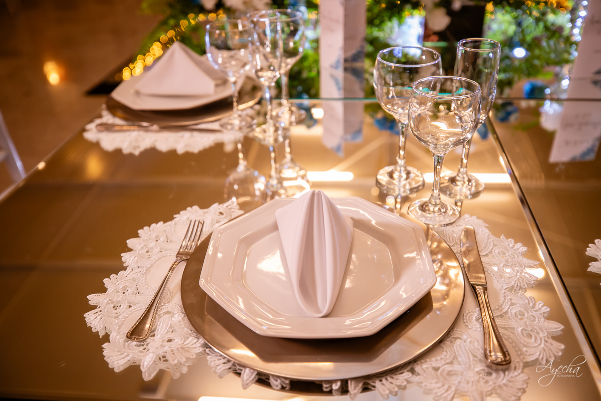 Ateliê Priscila Bonatto; Debutantes Curitiba; Vestido de Debutante Curitiba; 15 anos Curitiba; Castelo do Batel; Spot 105 Eventos; Espaço Dreamland; Buffet Original - Espaço Rotary Club; Ensaio debutante Curitiba; Angela Gramazzio; Studio One; Teens