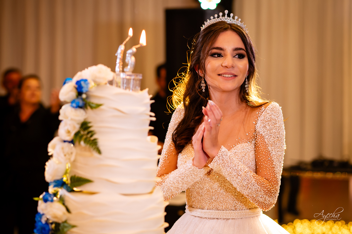 Ateliê Priscila Bonatto; Debutantes Curitiba; Vestido de Debutante Curitiba; 15 anos Curitiba; Castelo do Batel; Spot 105 Eventos; Espaço Dreamland; Buffet Original - Espaço Rotary Club; Ensaio debutante Curitiba; Angela Gramazzio; Studio One; Teens