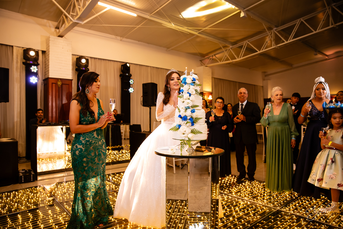 Ateliê Priscila Bonatto; Debutantes Curitiba; Vestido de Debutante Curitiba; 15 anos Curitiba; Castelo do Batel; Spot 105 Eventos; Espaço Dreamland; Buffet Original - Espaço Rotary Club; Ensaio debutante Curitiba; Angela Gramazzio; Studio One; Teens