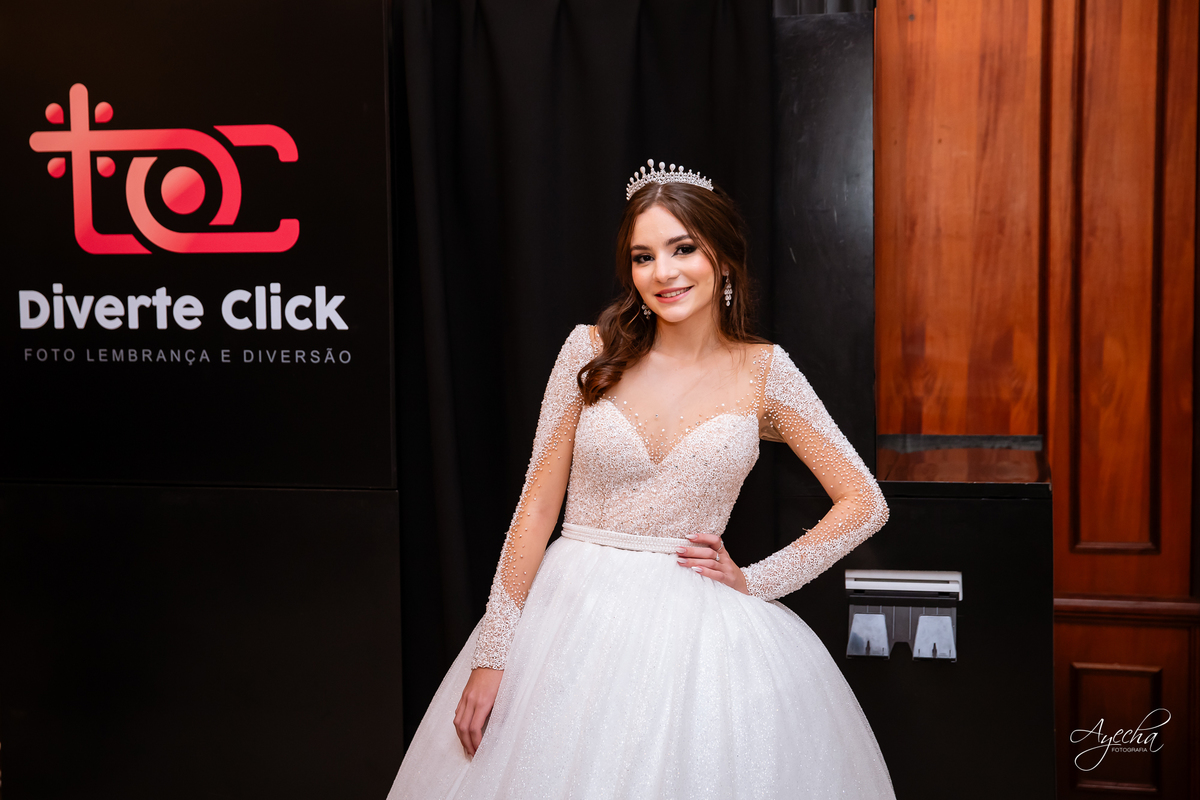 Ateliê Priscila Bonatto; Debutantes Curitiba; Vestido de Debutante Curitiba; 15 anos Curitiba; Castelo do Batel; Spot 105 Eventos; Espaço Dreamland; Buffet Original - Espaço Rotary Club; Ensaio debutante Curitiba; Angela Gramazzio; Studio One; Teens