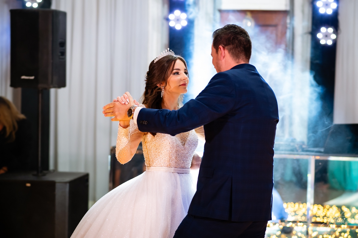 Ateliê Priscila Bonatto; Debutantes Curitiba; Vestido de Debutante Curitiba; 15 anos Curitiba; Castelo do Batel; Spot 105 Eventos; Espaço Dreamland; Buffet Original - Espaço Rotary Club; Ensaio debutante Curitiba; Angela Gramazzio; Studio One; Teens