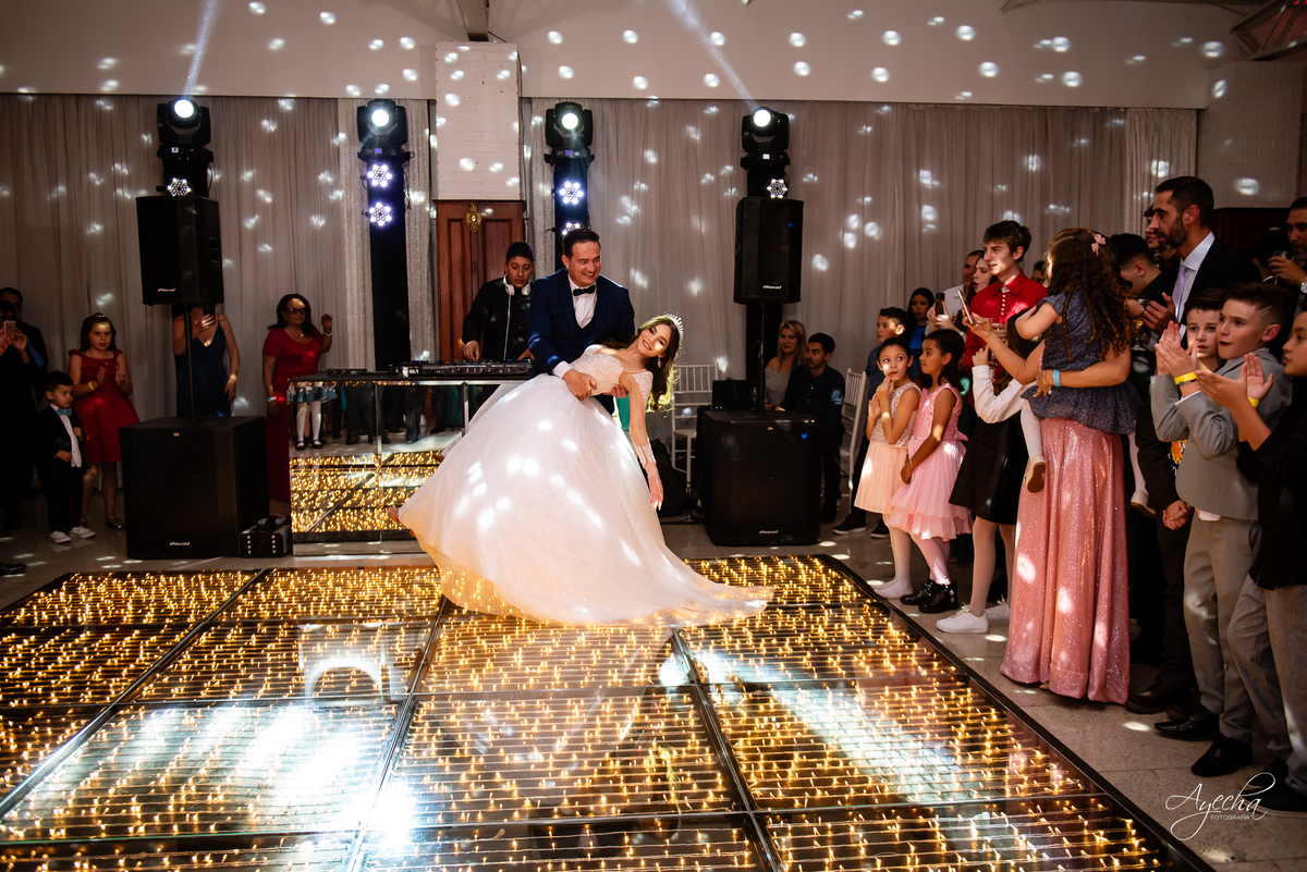 Ateliê Priscila Bonatto; Debutantes Curitiba; Vestido de Debutante Curitiba; 15 anos Curitiba; Castelo do Batel; Spot 105 Eventos; Espaço Dreamland; Buffet Original - Espaço Rotary Club; Ensaio debutante Curitiba; Angela Gramazzio; Studio One; Teens