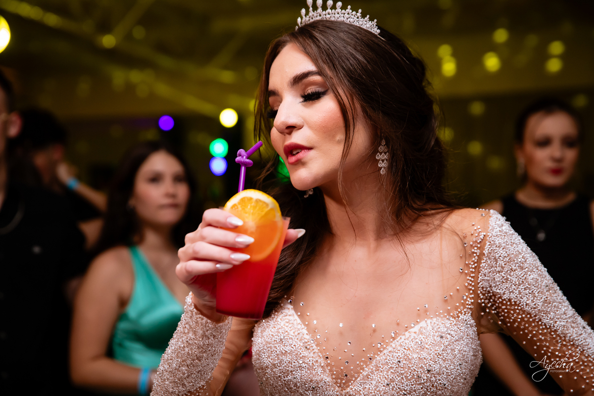 Ateliê Priscila Bonatto; Debutantes Curitiba; Vestido de Debutante Curitiba; 15 anos Curitiba; Castelo do Batel; Spot 105 Eventos; Espaço Dreamland; Buffet Original - Espaço Rotary Club; Ensaio debutante Curitiba; Angela Gramazzio; Studio One; Teens