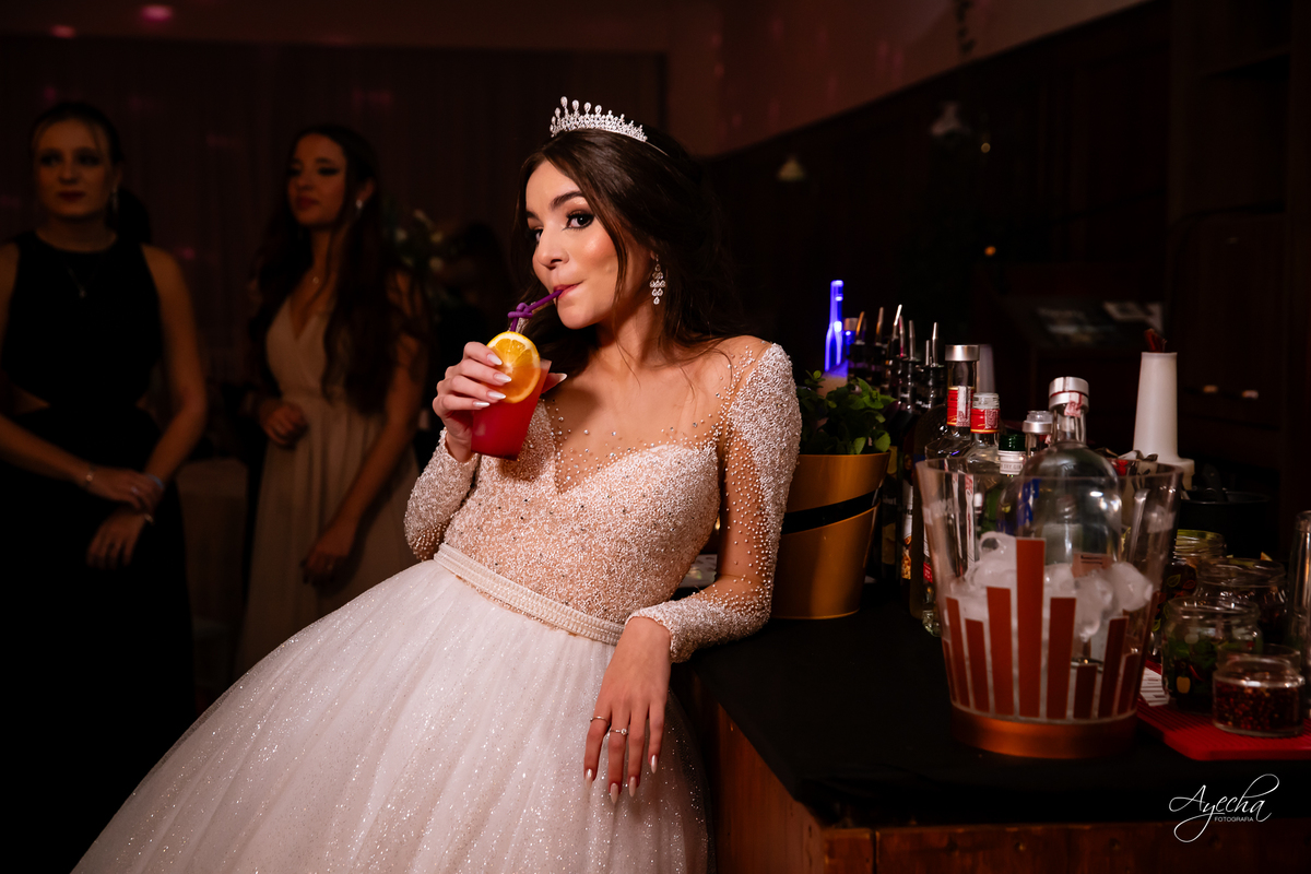 Ateliê Priscila Bonatto; Debutantes Curitiba; Vestido de Debutante Curitiba; 15 anos Curitiba; Castelo do Batel; Spot 105 Eventos; Espaço Dreamland; Buffet Original - Espaço Rotary Club; Ensaio debutante Curitiba; Angela Gramazzio; Studio One; Teens