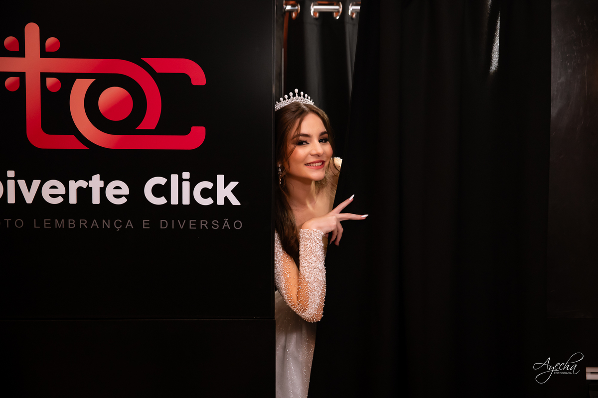 Ateliê Priscila Bonatto; Debutantes Curitiba; Vestido de Debutante Curitiba; 15 anos Curitiba; Castelo do Batel; Spot 105 Eventos; Espaço Dreamland; Buffet Original - Espaço Rotary Club; Ensaio debutante Curitiba; Angela Gramazzio; Studio One; Teens