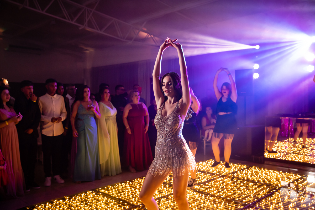 Ateliê Priscila Bonatto; Debutantes Curitiba; Vestido de Debutante Curitiba; 15 anos Curitiba; Castelo do Batel; Spot 105 Eventos; Espaço Dreamland; Buffet Original - Espaço Rotary Club; Ensaio debutante Curitiba; Angela Gramazzio; Studio One; Teens