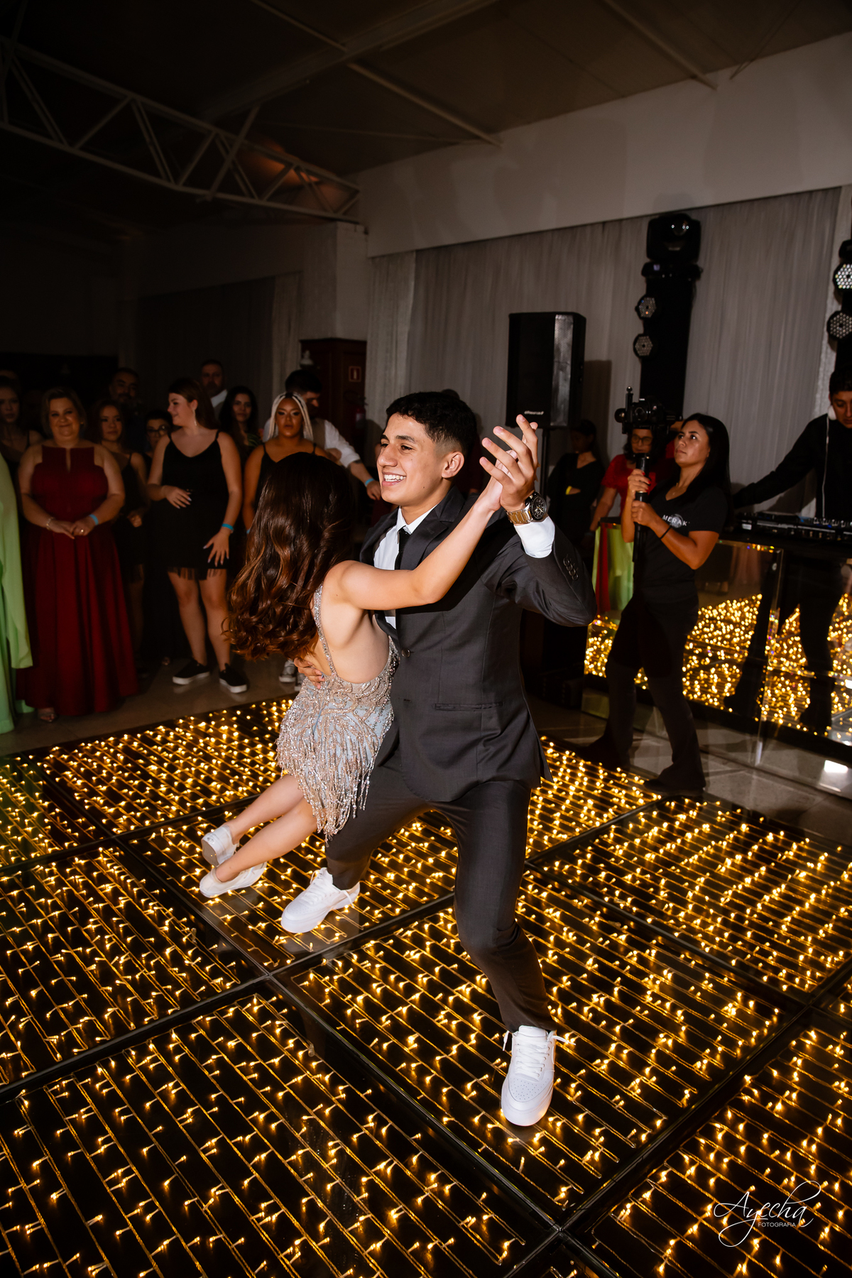 Ateliê Priscila Bonatto; Debutantes Curitiba; Vestido de Debutante Curitiba; 15 anos Curitiba; Castelo do Batel; Spot 105 Eventos; Espaço Dreamland; Buffet Original - Espaço Rotary Club; Ensaio debutante Curitiba; Angela Gramazzio; Studio One; Teens