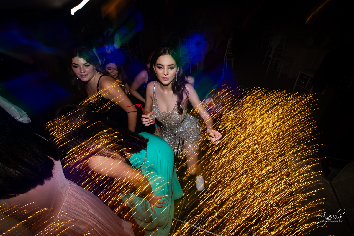 Ateliê Priscila Bonatto; Debutantes Curitiba; Vestido de Debutante Curitiba; 15 anos Curitiba; Castelo do Batel; Spot 105 Eventos; Espaço Dreamland; Buffet Original - Espaço Rotary Club; Ensaio debutante Curitiba; Angela Gramazzio; Studio One; Teens