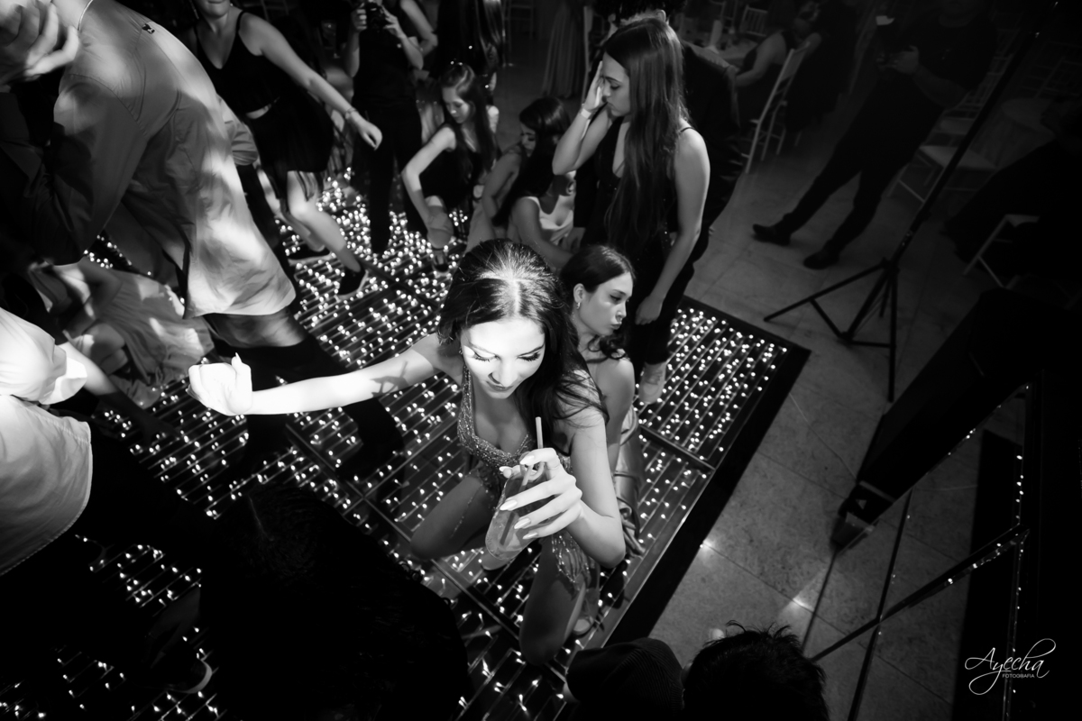 Ateliê Priscila Bonatto; Debutantes Curitiba; Vestido de Debutante Curitiba; 15 anos Curitiba; Castelo do Batel; Spot 105 Eventos; Espaço Dreamland; Buffet Original - Espaço Rotary Club; Ensaio debutante Curitiba; Angela Gramazzio; Studio One; Teens