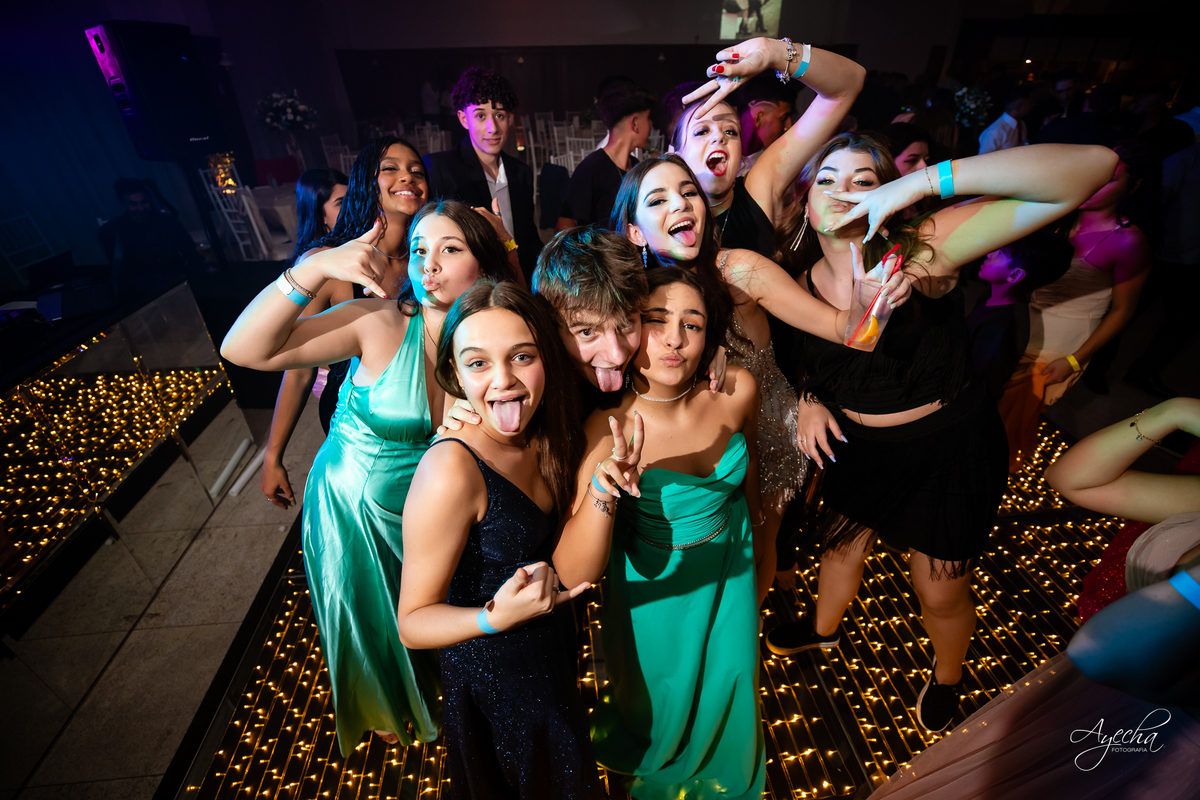 Ateliê Priscila Bonatto; Debutantes Curitiba; Vestido de Debutante Curitiba; 15 anos Curitiba; Castelo do Batel; Spot 105 Eventos; Espaço Dreamland; Buffet Original - Espaço Rotary Club; Ensaio debutante Curitiba; Angela Gramazzio; Studio One; Teens