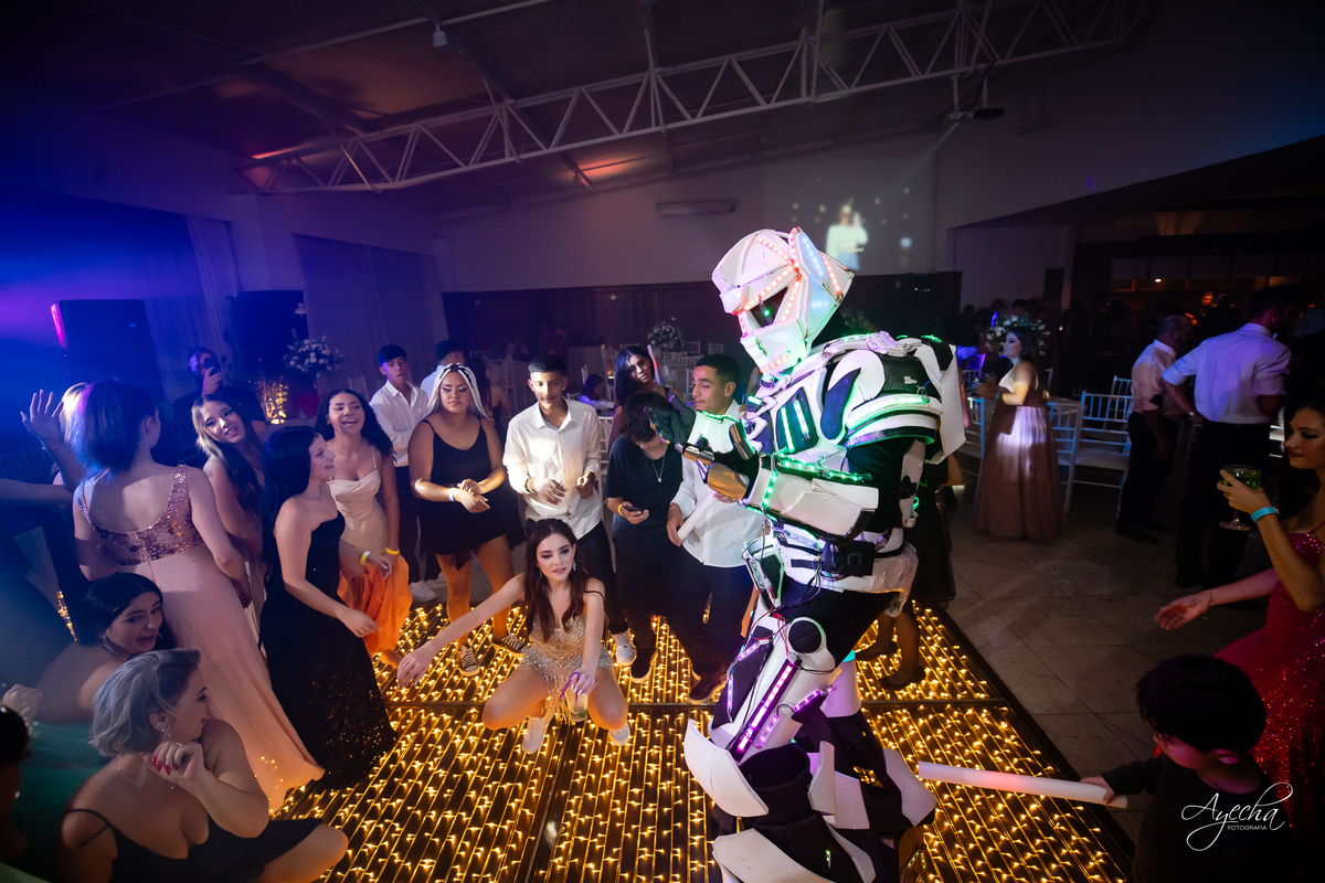 Ateliê Priscila Bonatto; Debutantes Curitiba; Vestido de Debutante Curitiba; 15 anos Curitiba; Castelo do Batel; Spot 105 Eventos; Espaço Dreamland; Buffet Original - Espaço Rotary Club; Ensaio debutante Curitiba; Angela Gramazzio; Studio One; Teens