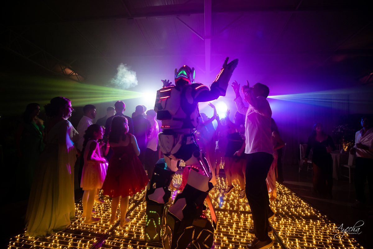 Ateliê Priscila Bonatto; Debutantes Curitiba; Vestido de Debutante Curitiba; 15 anos Curitiba; Castelo do Batel; Spot 105 Eventos; Espaço Dreamland; Buffet Original - Espaço Rotary Club; Ensaio debutante Curitiba; Angela Gramazzio; Studio One; Teens