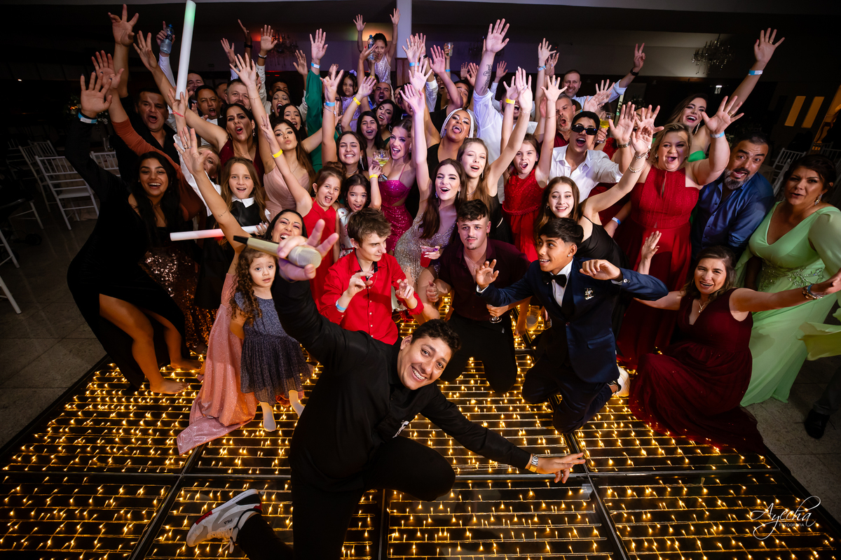 Ateliê Priscila Bonatto; Debutantes Curitiba; Vestido de Debutante Curitiba; 15 anos Curitiba; Castelo do Batel; Spot 105 Eventos; Espaço Dreamland; Buffet Original - Espaço Rotary Club; Ensaio debutante Curitiba; Angela Gramazzio; Studio One; Teens