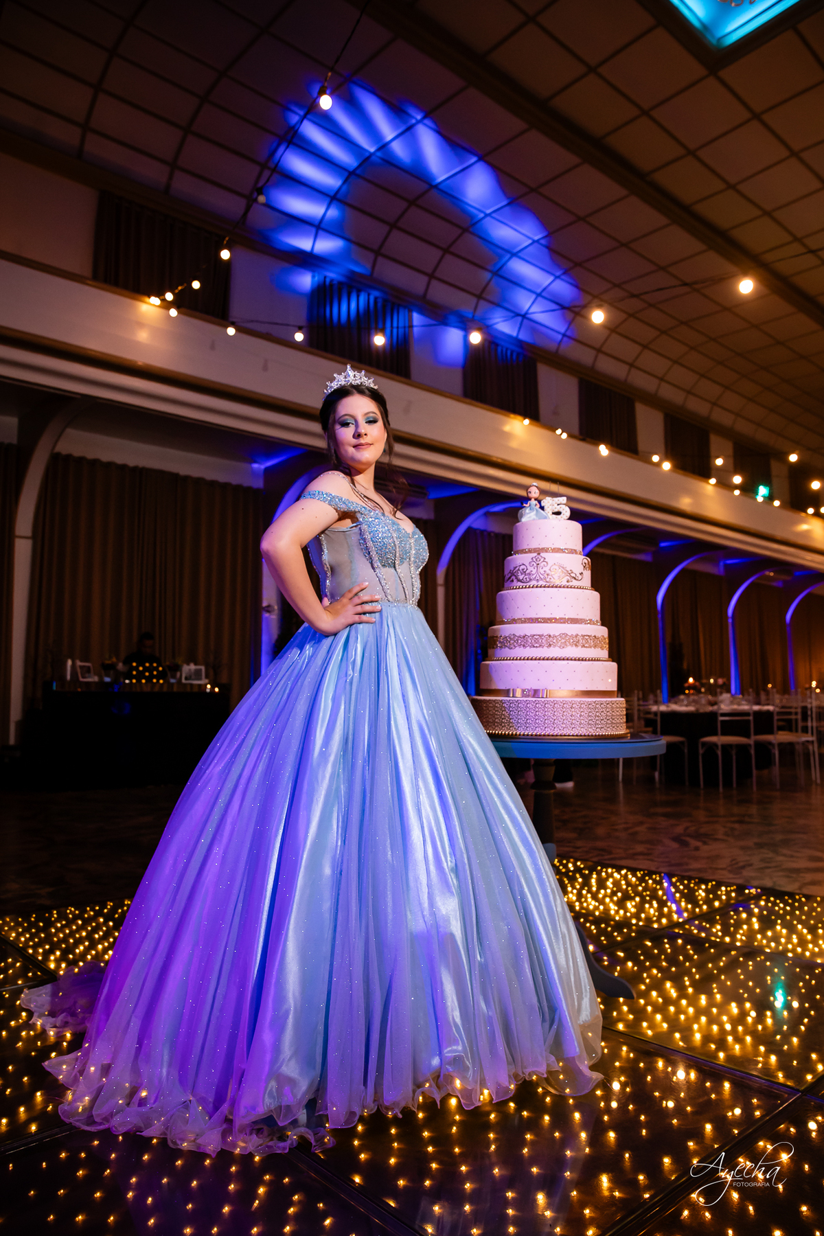 15 anos Curitiba; Debutantes Curitiba; Fotógrafo de 15 anos Curitiba; Sociedade Thalia Eventos; Vandreia Soares Produtora; Festa de 15 anos Thalia; Fabi Guedes 15 anos; Vestido de Debutante Curitiba; Salão Eventos 15 anos Curitiba; Debutar Curitiba