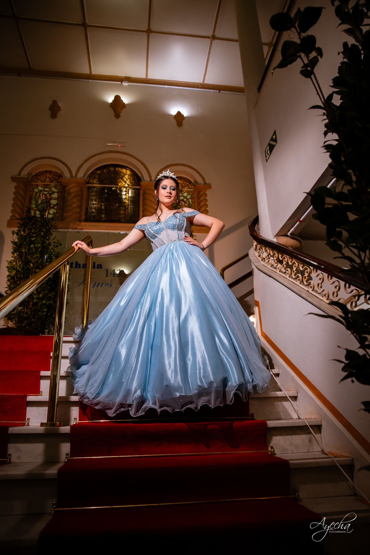 15 anos Curitiba; Debutantes Curitiba; Fotógrafo de 15 anos Curitiba; Sociedade Thalia Eventos; Vandreia Soares Produtora; Festa de 15 anos Thalia; Fabi Guedes 15 anos; Vestido de Debutante Curitiba; Salão Eventos 15 anos Curitiba; Debutar Curitiba