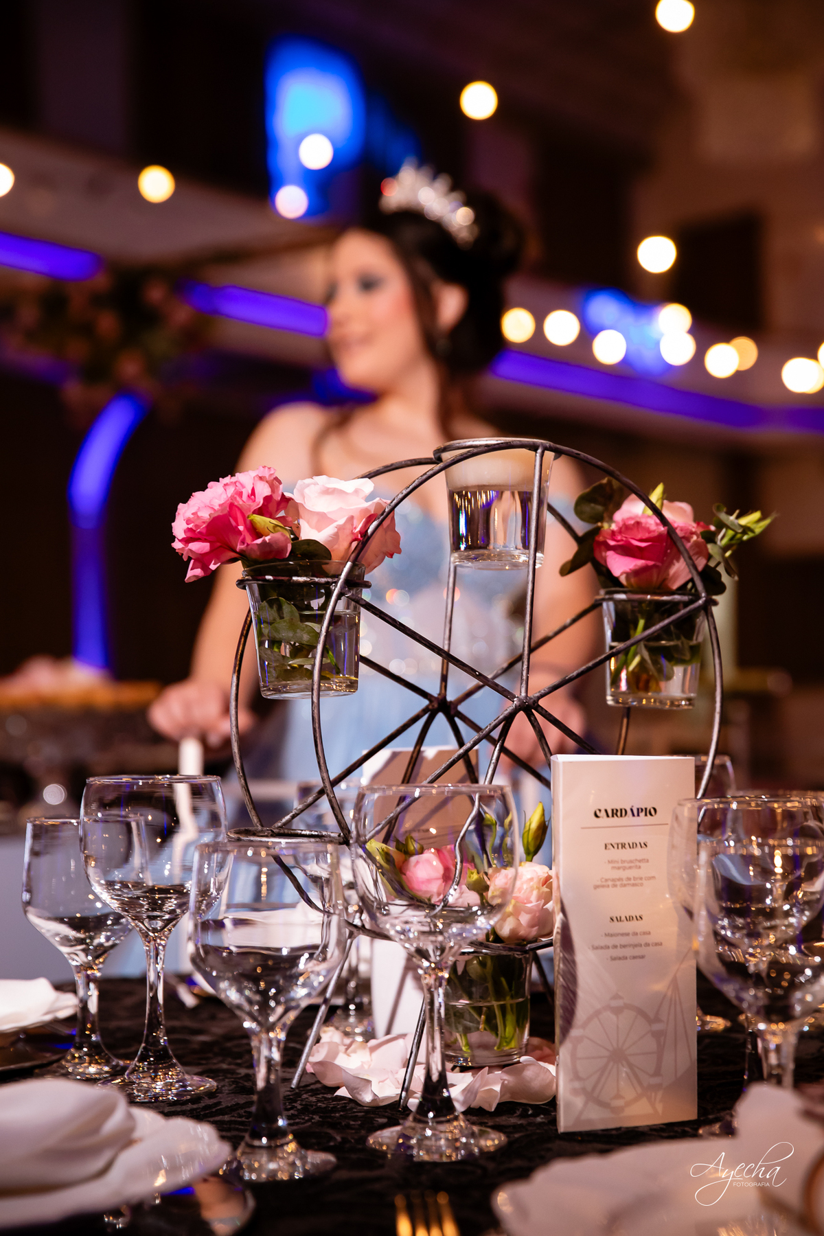 15 anos Curitiba; Debutantes Curitiba; Fotógrafo de 15 anos Curitiba; Sociedade Thalia Eventos; Vandreia Soares Produtora; Festa de 15 anos Thalia; Fabi Guedes 15 anos; Vestido de Debutante Curitiba; Salão Eventos 15 anos Curitiba; Debutar Curitiba