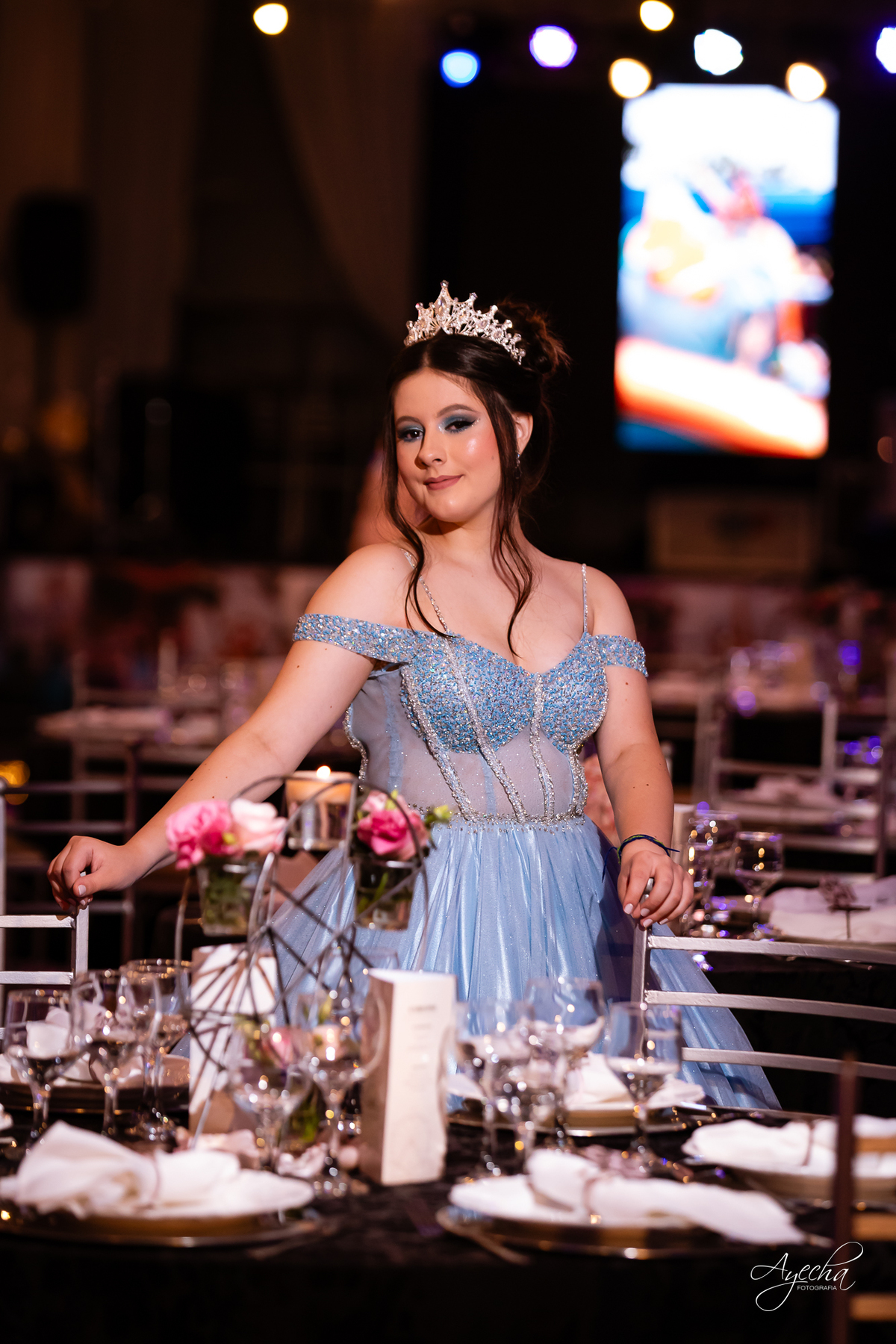 15 anos Curitiba; Debutantes Curitiba; Fotógrafo de 15 anos Curitiba; Sociedade Thalia Eventos; Vandreia Soares Produtora; Festa de 15 anos Thalia; Fabi Guedes 15 anos; Vestido de Debutante Curitiba; Salão Eventos 15 anos Curitiba; Debutar Curitiba