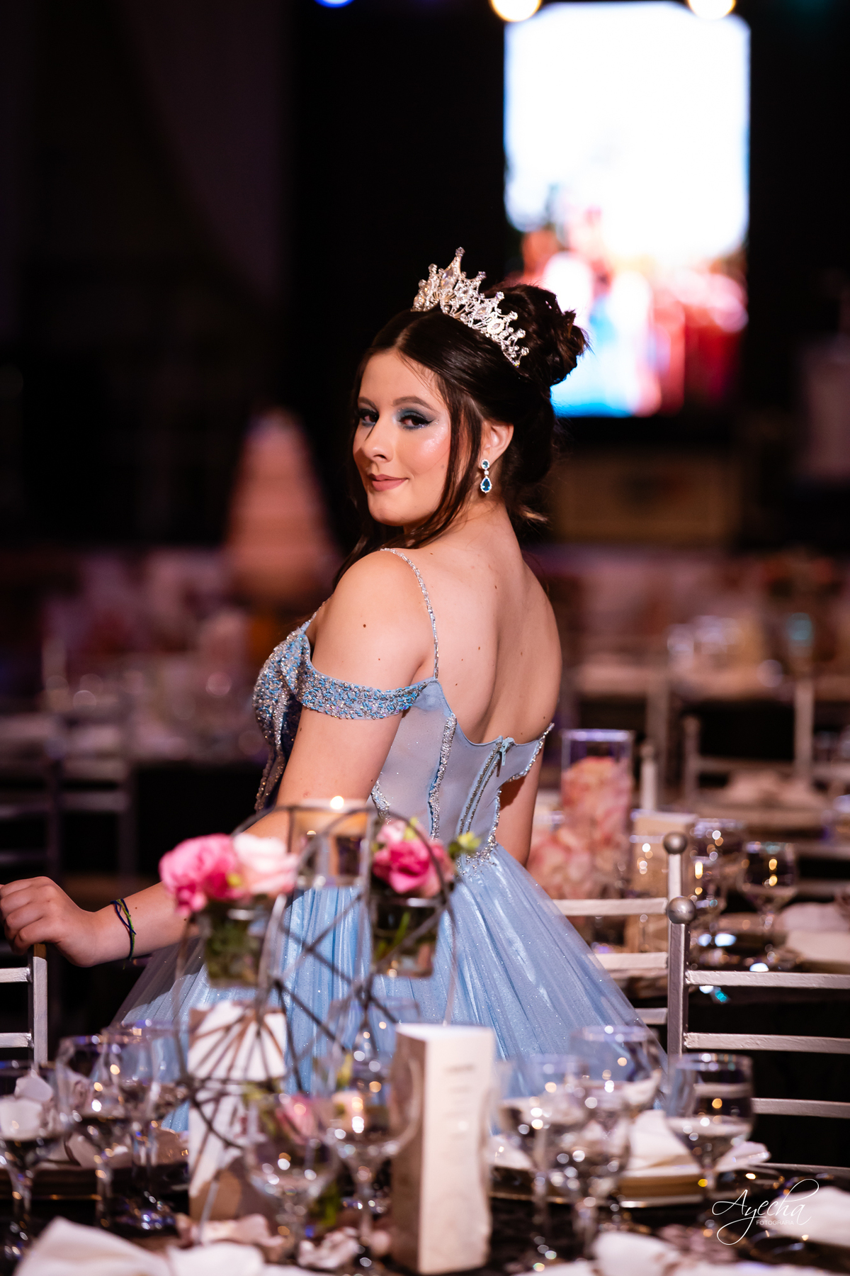 15 anos Curitiba; Debutantes Curitiba; Fotógrafo de 15 anos Curitiba; Sociedade Thalia Eventos; Vandreia Soares Produtora; Festa de 15 anos Thalia; Fabi Guedes 15 anos; Vestido de Debutante Curitiba; Salão Eventos 15 anos Curitiba; Debutar Curitiba