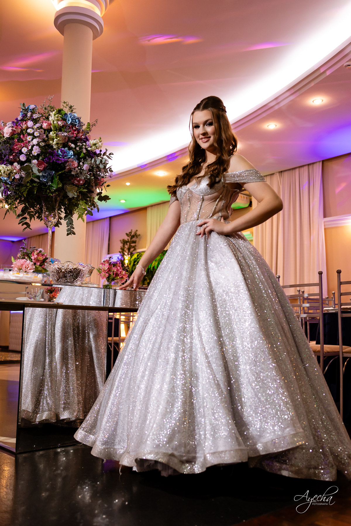 15 anos Curitiba; Festa de 15 anos; Festa de Debutante; Eventos Sociedade Thalia; Thalia Centro; Basquete Thalia; Vestido de Debutante; Decoração 15 anos; Espaço para 15 anos Curitiba; Fotógrafo Curitiba; Fotógrafo 15 anos Curitiba; Melhor Fotógrafa;