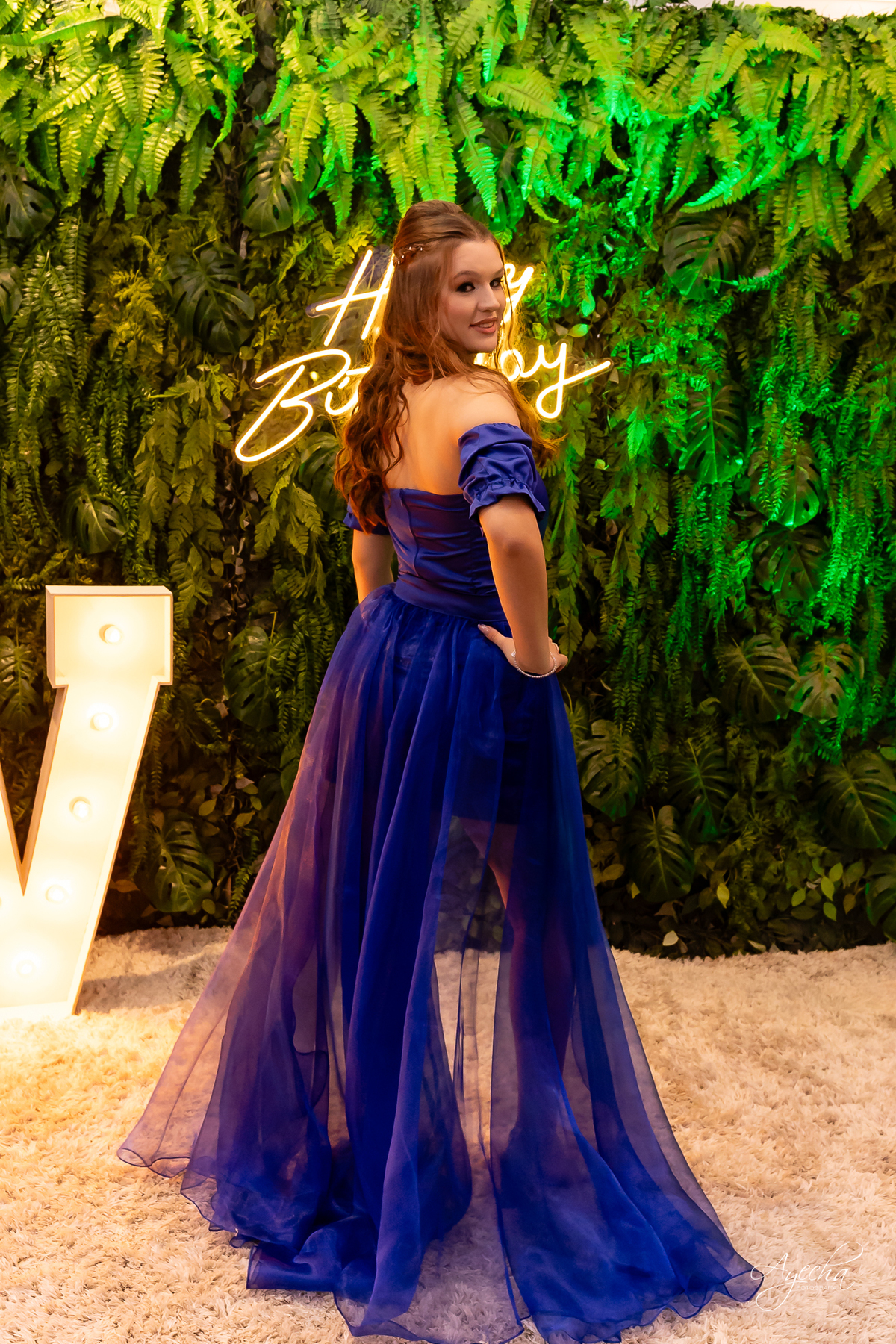 15 anos Curitiba; Festa de 15 anos; Festa de Debutante; Eventos Sociedade Thalia; Thalia Centro; Basquete Thalia; Vestido de Debutante; Decoração 15 anos; Espaço para 15 anos Curitiba; Fotógrafo Curitiba; Fotógrafo 15 anos Curitiba; Melhor Fotógrafa;