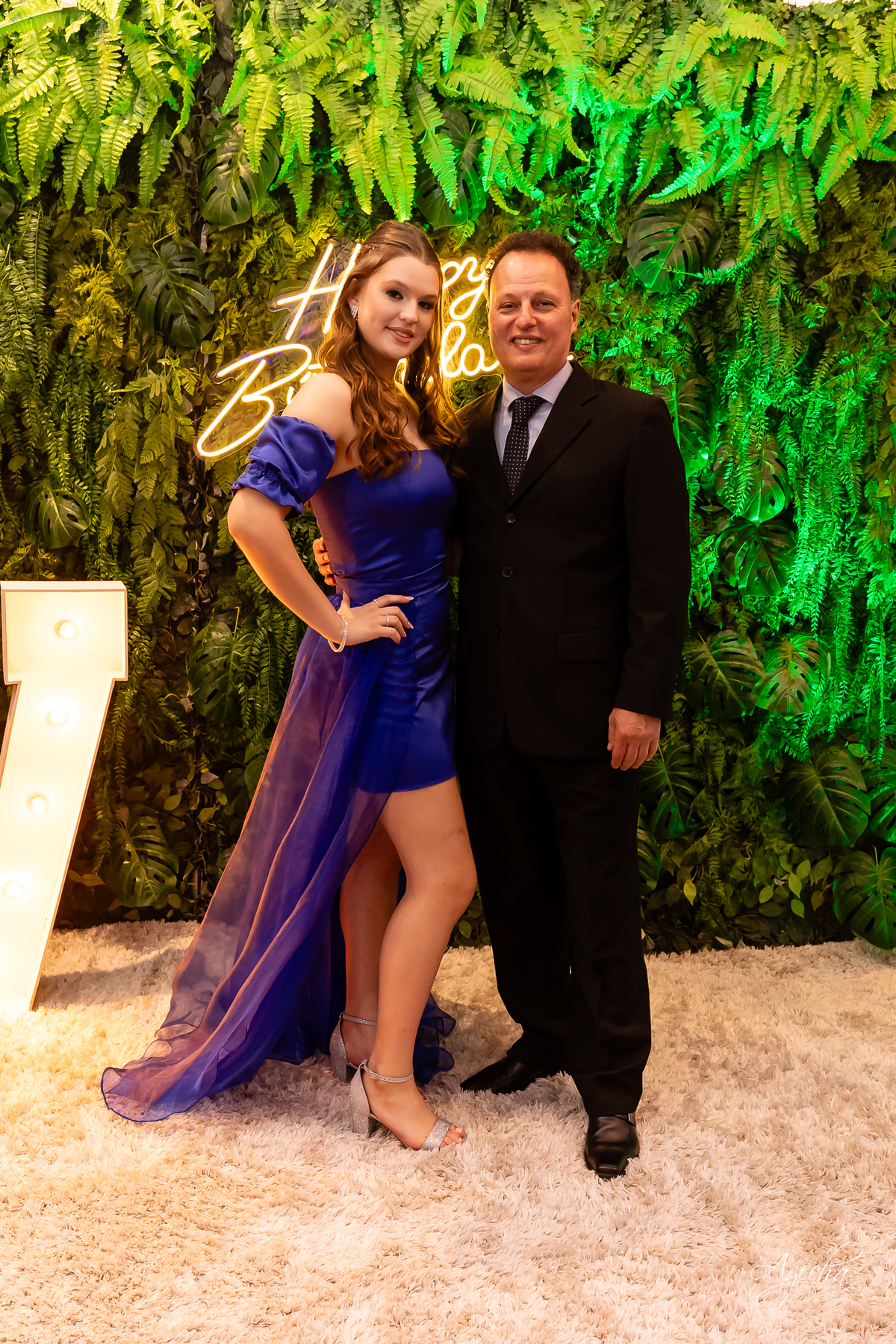 15 anos Curitiba; Festa de 15 anos; Festa de Debutante; Eventos Sociedade Thalia; Thalia Centro; Basquete Thalia; Vestido de Debutante; Decoração 15 anos; Espaço para 15 anos Curitiba; Fotógrafo Curitiba; Fotógrafo 15 anos Curitiba; Melhor Fotógrafa;